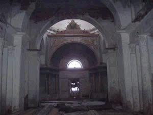 Так выглядит не отреставрированная часть храма